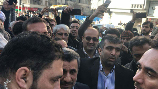 حضور احمدی نژاد و مشایی در دادگاه بقایی