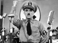 عکس: تنها تفاوت هیتلر با چارلی چاپلین