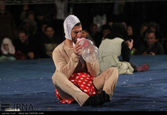 عکس: نمایش های خیابانی جشنواره فجر