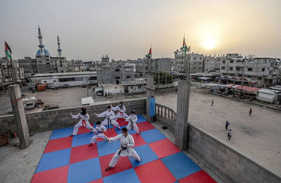 ورزش خانوادگی روی پشت بامِ غزه