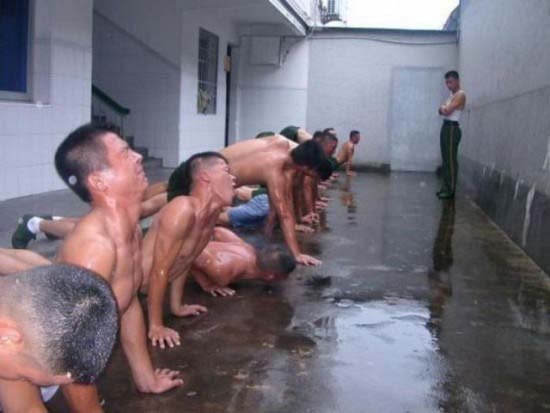 سختی سربازی در چین/ عکس