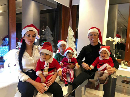 شب کریسمس کریس رونالدو و خانواده‌اش