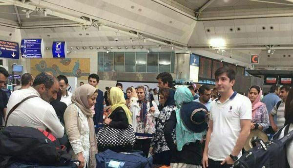 تصاویری از صف ایرانیان در فرودگاه آتاتورک تصاویری از صف ایرانیان در فرودگاه آتاتورک