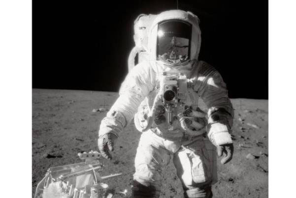 آخرین فضانورد بازمانده آپولو ۱۲ درگذشت
