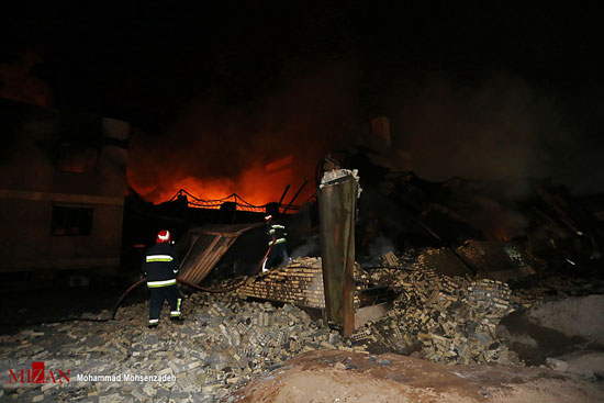 آتش سوزی دو کارخانه در شهرک شکوهیه قم