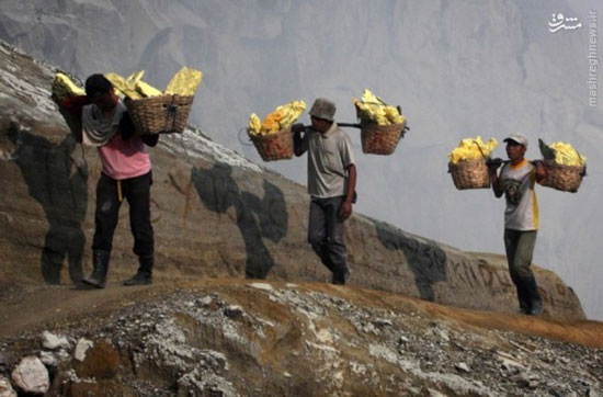 عکس: لحظاتی با کارگران معدن گوگرد