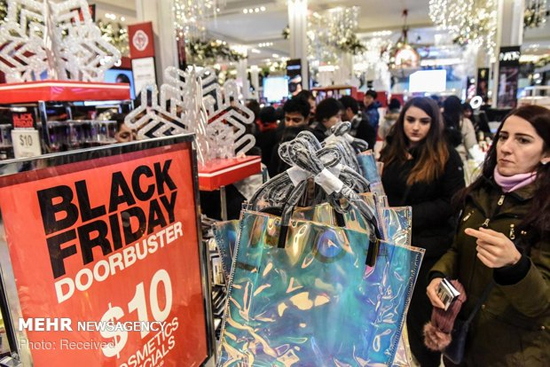 هجوم آمریکایی‌ها برای خرید کالا در Black Friday