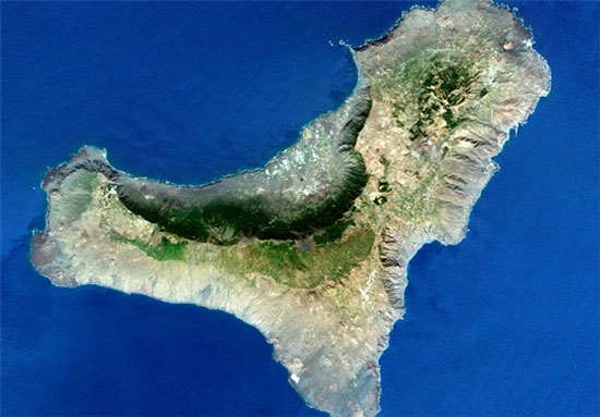جزیره ای مستقل در تولید انرژی +عکس