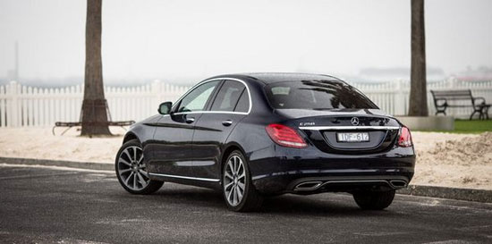 مقایسه فنی؛ مرسدس بنز C 250 در برابر لکسوس IS200T، جگوار XE و ب ام و 330i