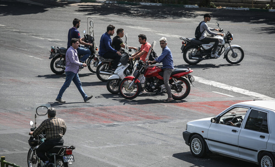 بی‌قانونی موتورسواران در تهران