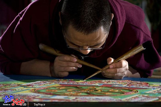 ماندالا، هنر راهبان تبتی بر روی شن +عکس