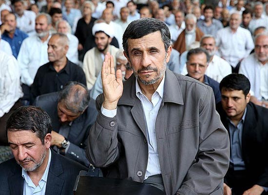 عکس: خداحافظی از احمدی‌ نژاد در نمازجمعه