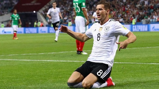 چرا 22 بازیکن به دنبال توپ می‌دوند ولی آلمان قهرمان می‌شود؟