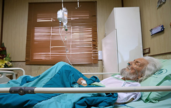 عکس: حمید سبزواری در بیمارستان