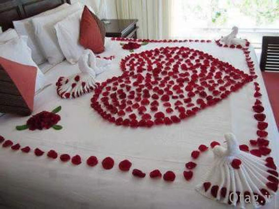 چیدمان عاشقانه و رمانتیک اتاق خواب عروس