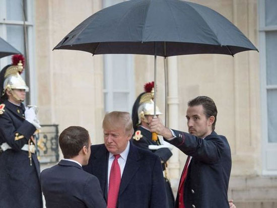جنجال باران‌گریزی ترامپ در فرانسه!