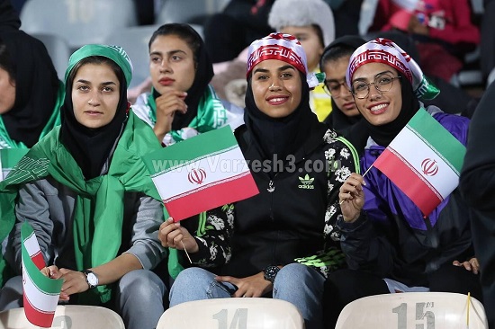 پیروزی تیم ملی با حضور خانم‌ها در آزادی