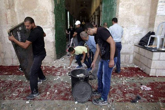 تصاویری از حمله به مسجد الاقصی