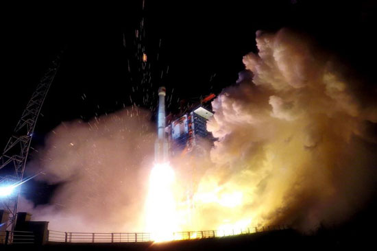 پرتاب نخستین ماهواره ارتباطی چین به فضا