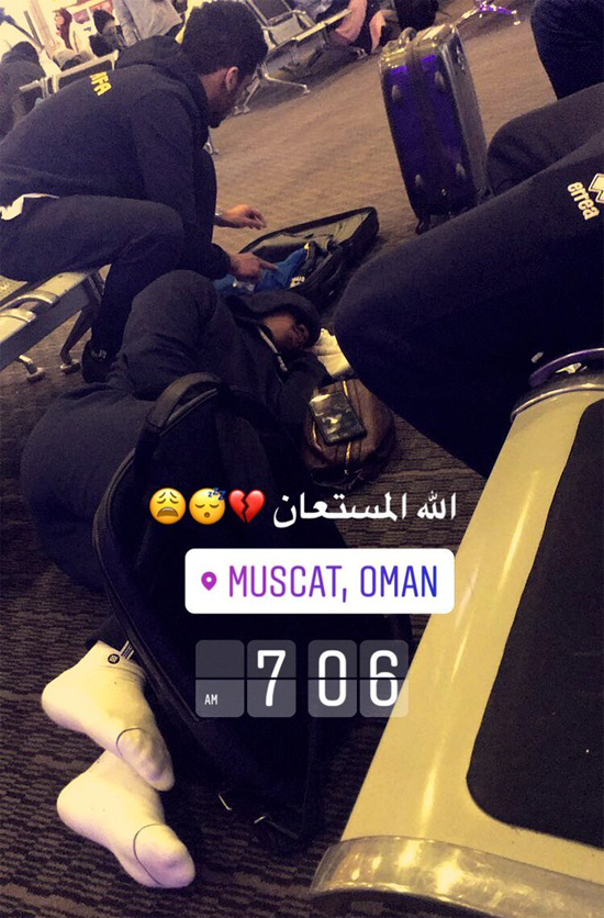 خوابیدن طارمی و همبازی‌هایش در فرودگاه مسقط