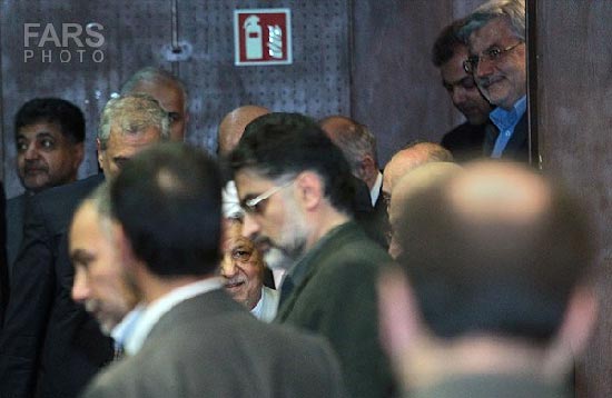 (تصاویر) هاشمی و همسرش در جمع زنان کارگر