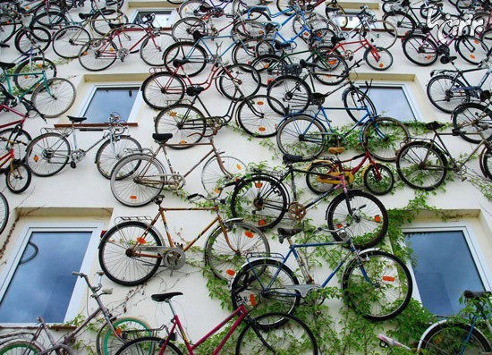 یک دیوار پر از دوچرخه! +عکس