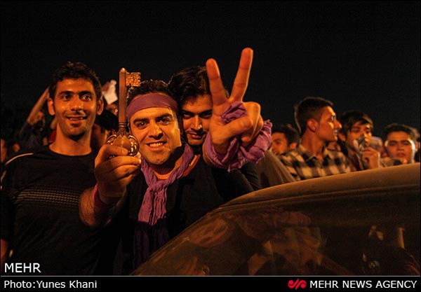 عکس: شادی مردم پس از پیروزی روحانی (1)