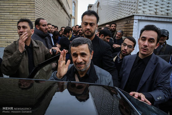عکس: تشییع پیکر مادر محمود احمدی‌ نژاد