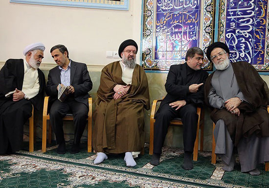 عکس: احمدی‌ نژاد در یادبود صیاد شیرازی
