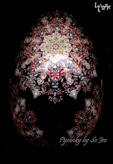 نقاشی روی تخم مرغ با الهام از فرش ایرانی