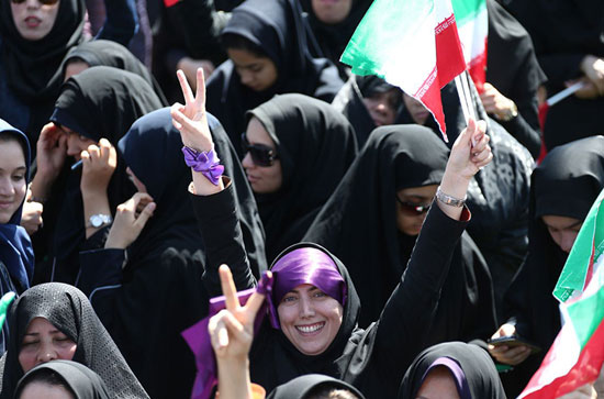 (تصاویر) استقبال از روحانی در تبریز
