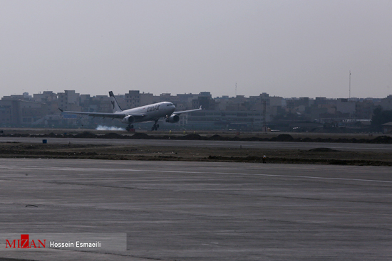 ورود اولین ايرباس 330 به فرودگاه مهرآباد