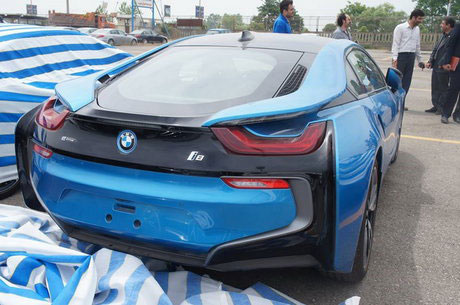 برخورد نزدیک با i8