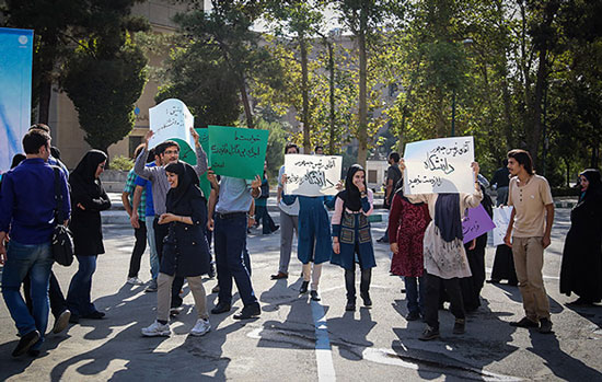 عکس: حواشی حضور روحانی در دانشگاه