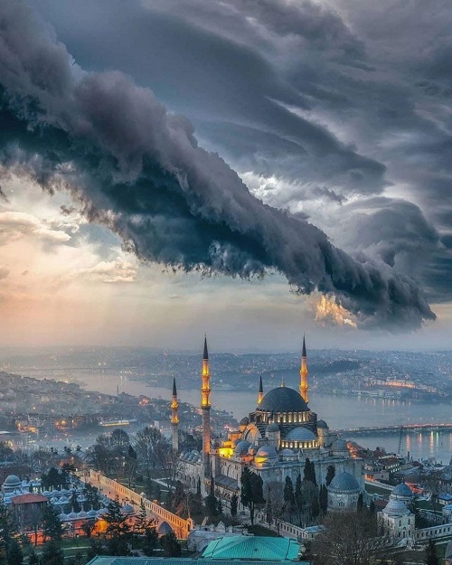این تصویر جذاب از طوفان استانبول وایرال شد