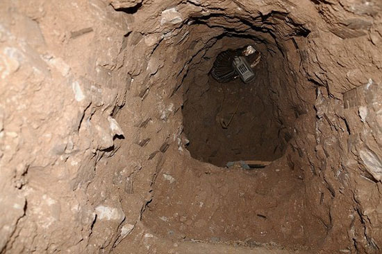 کشف تونل های فرار داعش در موصل