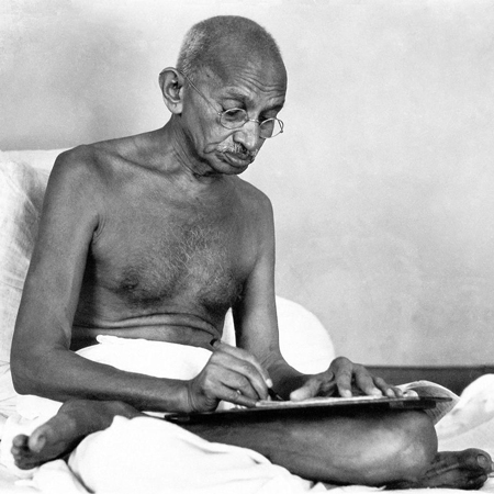 گاندی؛ زاهد هندی یا جنتلمن انگلیسی!