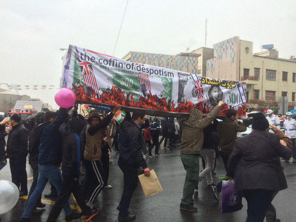حاشیه‌های تصویری از راهپیمایی ۲۲ بهمن