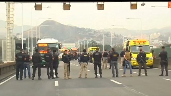فردی مسلح ۳۷ نفر را در برزیل گروگان گرفت
