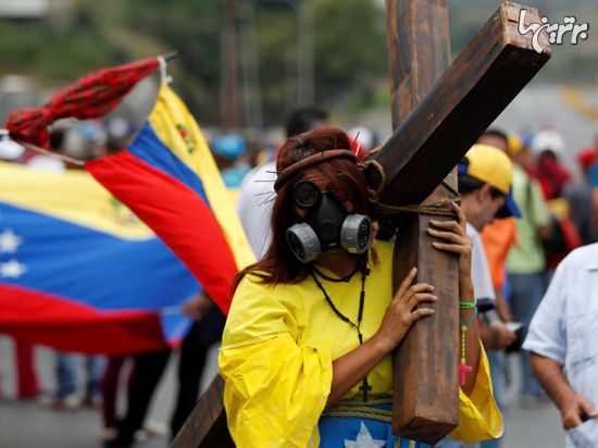 تظاهرات در ونزوئلا و ماسک های عجیب