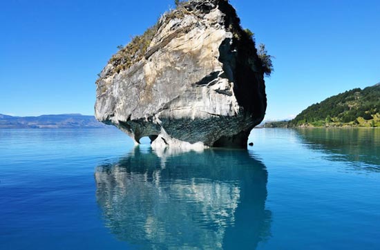 زیباترین غارهای جهان در زیباترین دریاچه جهان