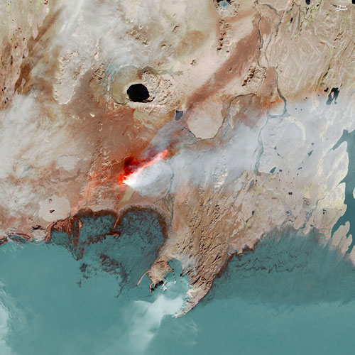 عکس: فوران آتشفشان‌ها را از بالا ببینید