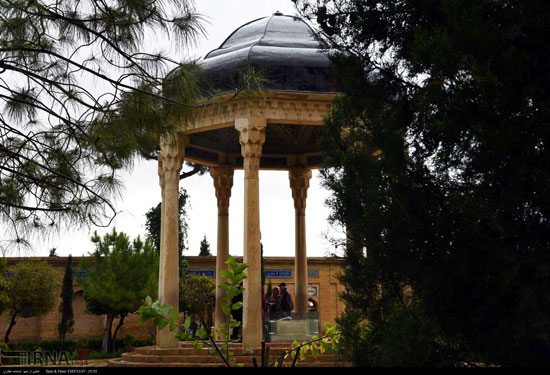 آرامگاه حافظ در آستانه ایام نوروز