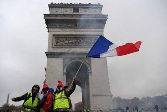 بازداشت ۱۶ نفر در اعتراضات پاریس