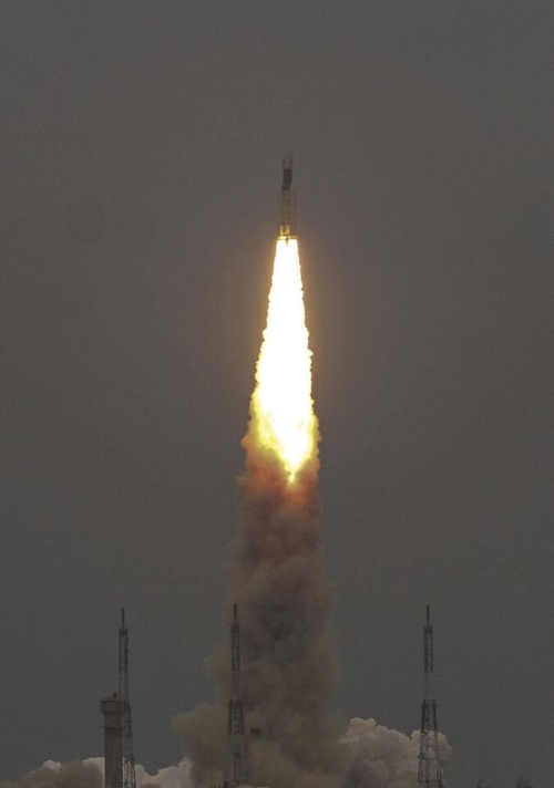تصاویر ارسال فضاپیمای هندی به ماه