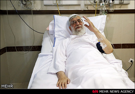 تصاویر جدید از رهبر انقلاب در بیمارستان
