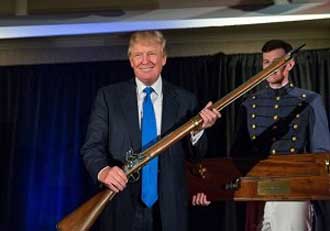 اسلحه ترامپ و پسرش مسئله‌ساز شد!