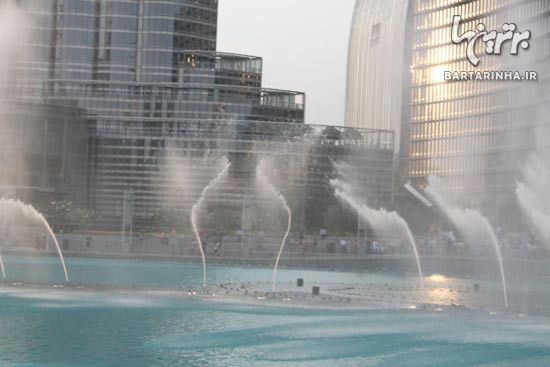 فواره آبی رقـاص در دبی ! + عکس