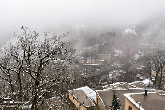 بارش برف نوروزی در شهرک تاریخی ماسوله