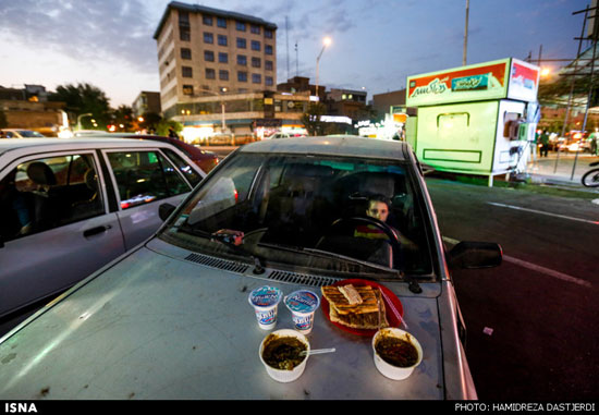 عکس: افطار در خیابان های تهران